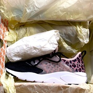 Athletic Shoe- Fabletics